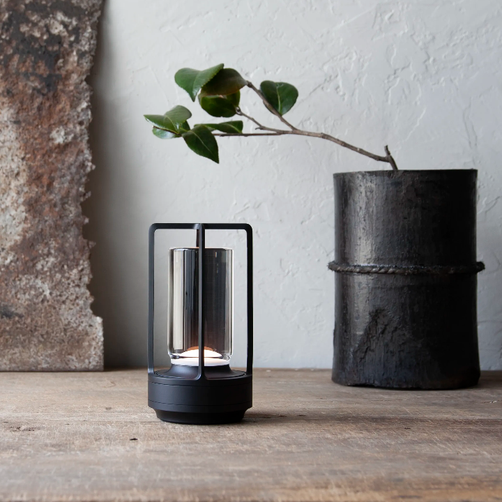 Lámpara LED recargable con sensor táctil de estilo industrial Klume™