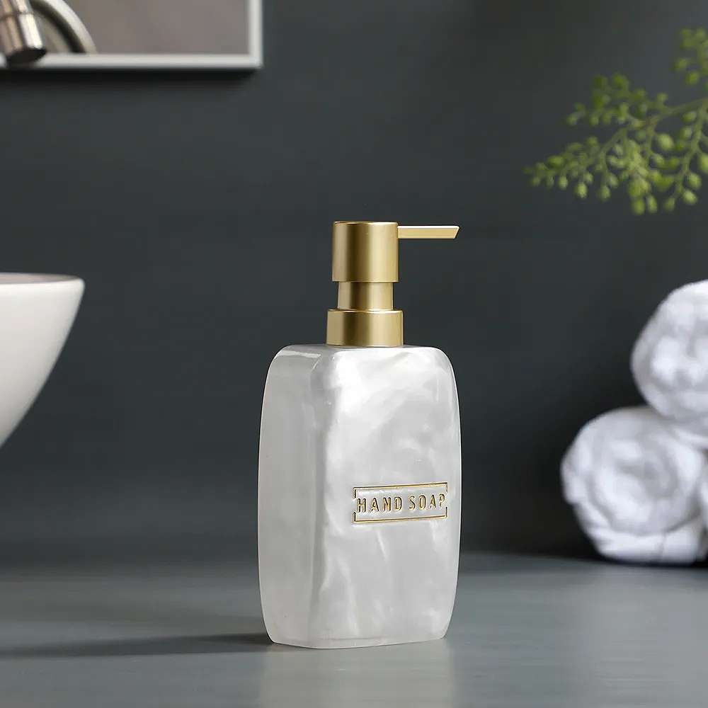 Juego de bandeja, soporte para cepillo de dientes y dispensador de jabón nacarado Lubath™