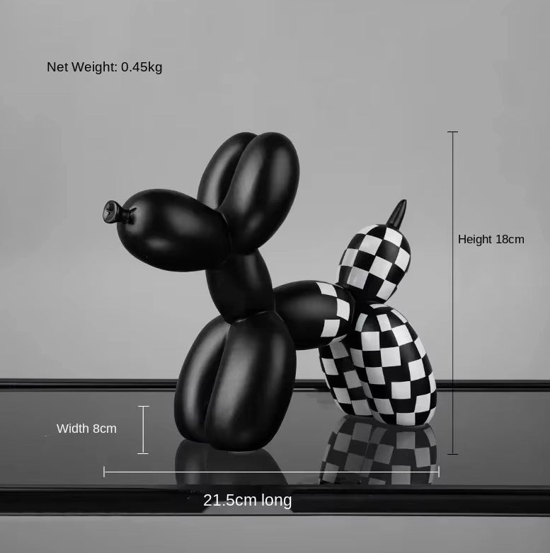 Escultura miniatura de perro con globo de cerámica en blanco y negro de Kew Haus™
