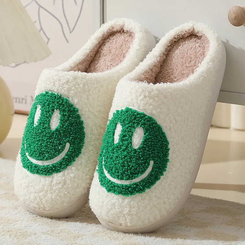 Pantuflas acogedoras y peludas de felpa
