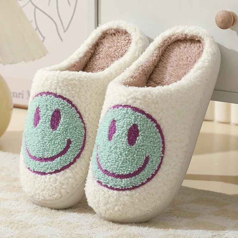 Pantuflas acogedoras y peludas de felpa