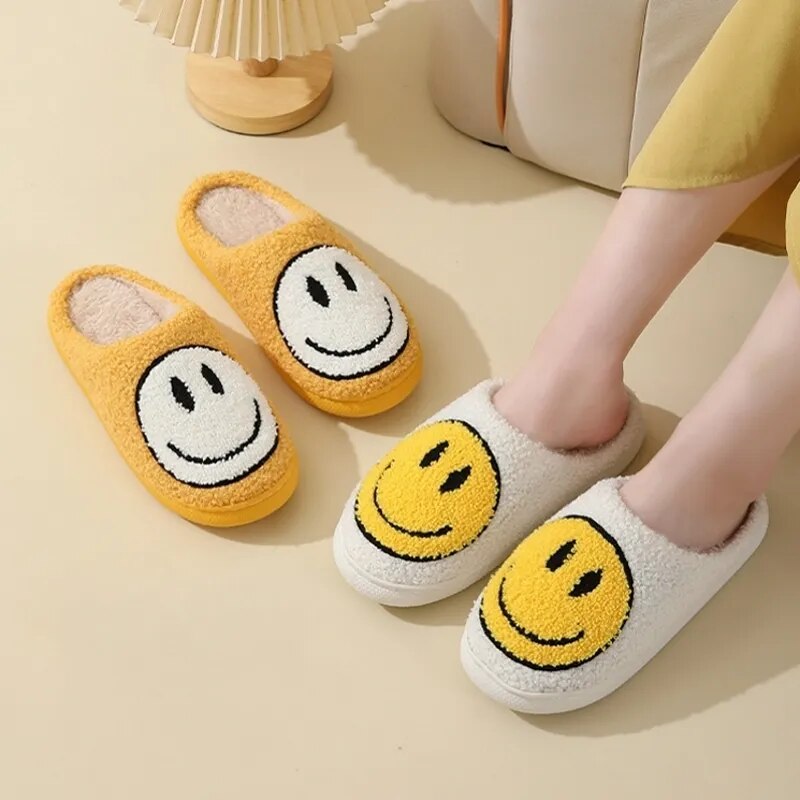 Pantuflas acogedoras y peludas de felpa