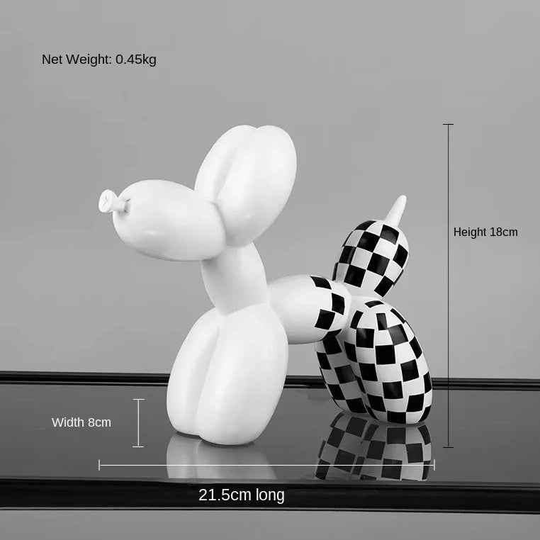 Escultura miniatura de perro con globo de cerámica en blanco y negro de Kew Haus™