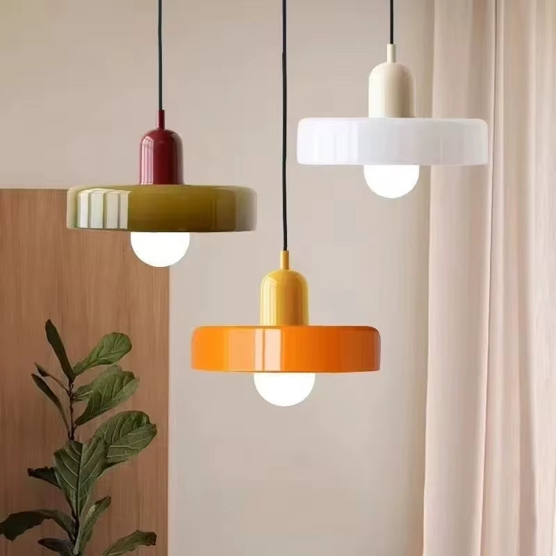 Lámpara colgante LED nórdica moderna con acentos de color
